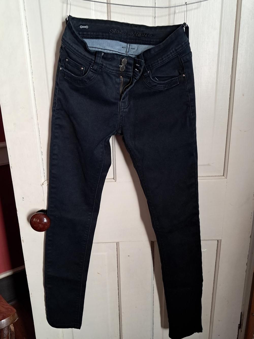 Women’s Black Skinny Jeans — Stretch Comfort